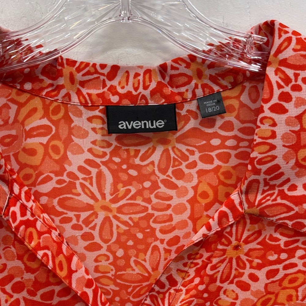 Avenue Feminine Sheer Floral Embellished Button-Down Short-Sleeve Blouse 18/ 20 - Picture 2 of 11